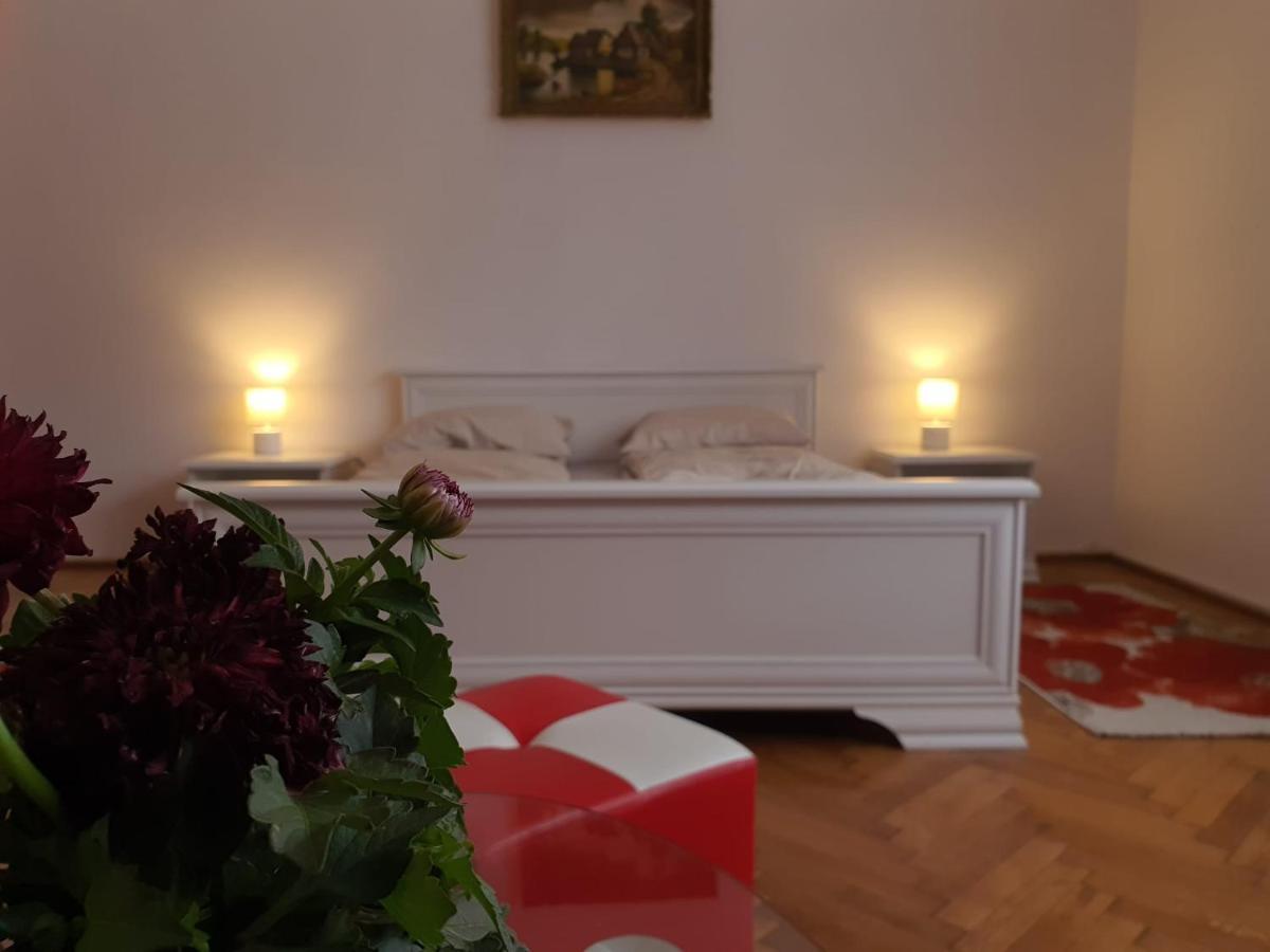 Enescu *
